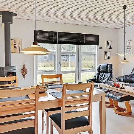 Holiday V Ferienhaus *